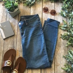 // Super comfy skinny jeans //